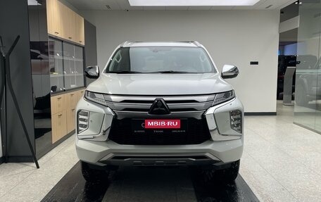 Mitsubishi Pajero Sport III рестайлинг, 2022 год, 4 500 000 рублей, 1 фотография