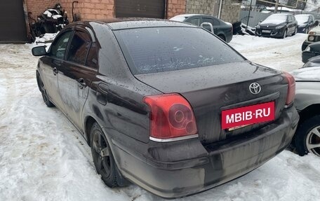 Toyota Avensis III рестайлинг, 2004 год, 650 000 рублей, 3 фотография