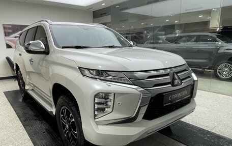 Mitsubishi Pajero Sport III рестайлинг, 2022 год, 4 500 000 рублей, 2 фотография