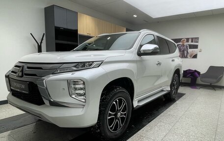 Mitsubishi Pajero Sport III рестайлинг, 2022 год, 4 500 000 рублей, 7 фотография