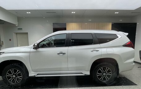 Mitsubishi Pajero Sport III рестайлинг, 2022 год, 4 500 000 рублей, 6 фотография