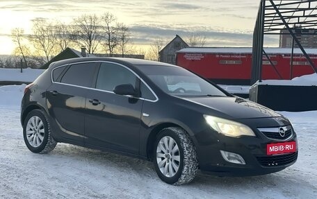 Opel Astra J, 2010 год, 677 000 рублей, 3 фотография