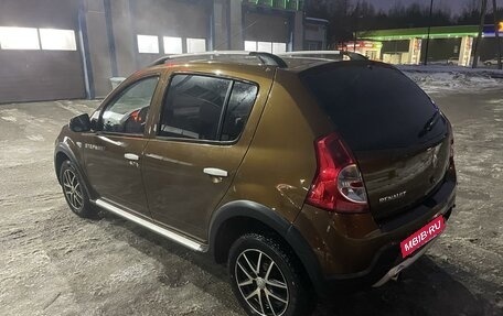 Renault Sandero I, 2013 год, 645 000 рублей, 2 фотография