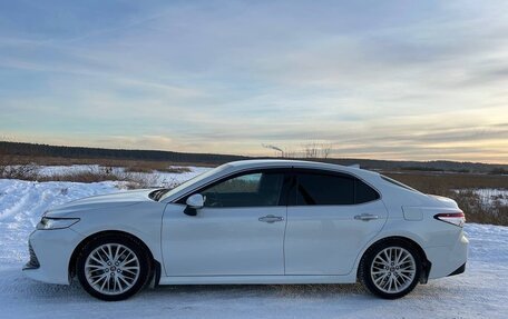 Toyota Camry, 2019 год, 2 850 000 рублей, 3 фотография