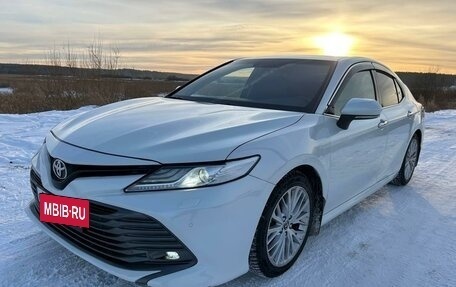 Toyota Camry, 2019 год, 2 850 000 рублей, 2 фотография