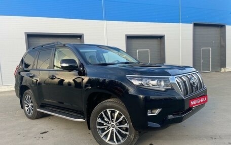 Toyota Land Cruiser Prado 150 рестайлинг 2, 2022 год, 7 425 000 рублей, 10 фотография