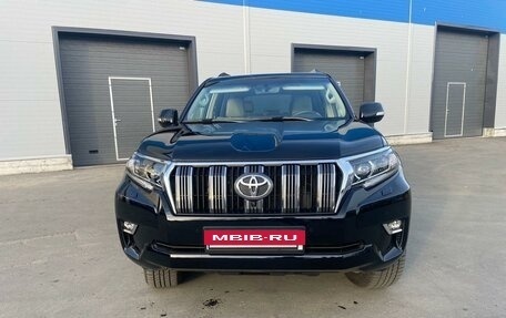 Toyota Land Cruiser Prado 150 рестайлинг 2, 2022 год, 7 425 000 рублей, 6 фотография