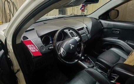 Mitsubishi Outlander III рестайлинг 3, 2011 год, 1 200 000 рублей, 6 фотография