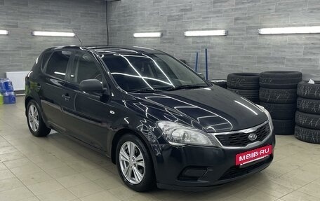 KIA cee'd I рестайлинг, 2011 год, 650 000 рублей, 3 фотография