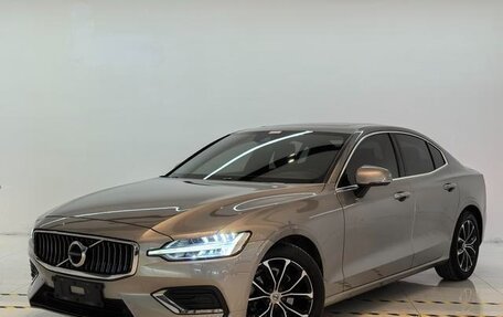 Volvo S60 III, 2022 год, 3 050 000 рублей, 5 фотография