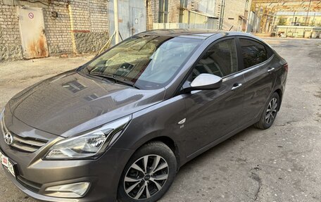 Hyundai Solaris II рестайлинг, 2016 год, 1 000 000 рублей, 3 фотография