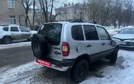 Chevrolet Niva I рестайлинг, 2003 год, 240 000 рублей, 3 фотография