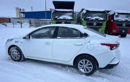 Hyundai Solaris II рестайлинг, 2021 год, 1 280 000 рублей, 8 фотография