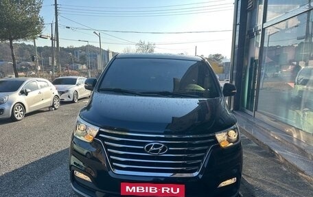 Hyundai Grand Starex Grand Starex I рестайлинг 2, 2020 год, 2 259 999 рублей, 2 фотография