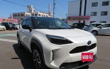 Toyota Yaris Cross, 2021 год, 1 789 000 рублей, 3 фотография