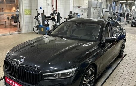 BMW 7 серия, 2017 год, 4 725 000 рублей, 2 фотография