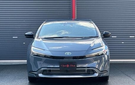 Toyota Prius IV XW50, 2023 год, 2 940 000 рублей, 4 фотография