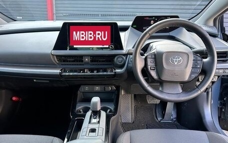 Toyota Prius IV XW50, 2023 год, 2 940 000 рублей, 11 фотография