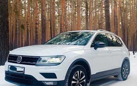 Volkswagen Tiguan II, 2019 год, 2 650 000 рублей, 2 фотография