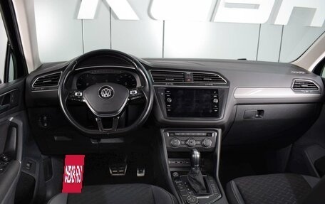 Volkswagen Tiguan II, 2018 год, 2 835 000 рублей, 6 фотография