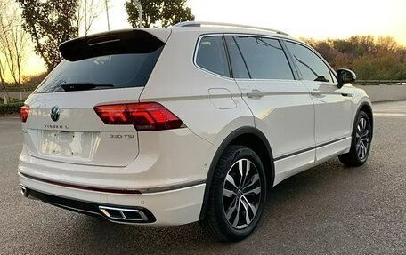 Volkswagen Tiguan II, 2022 год, 3 250 000 рублей, 6 фотография