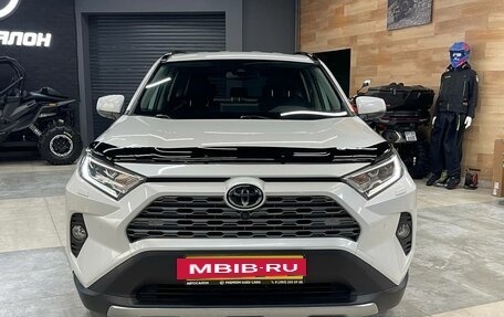 Toyota RAV4, 2020 год, 4 250 000 рублей, 2 фотография