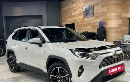 Toyota RAV4, 2020 год, 4 250 000 рублей, 3 фотография