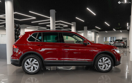 Volkswagen Tiguan II, 2021 год, 3 090 000 рублей, 9 фотография