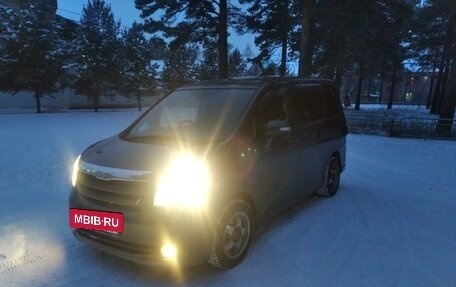 Toyota Noah III, 2007 год, 1 180 000 рублей, 7 фотография