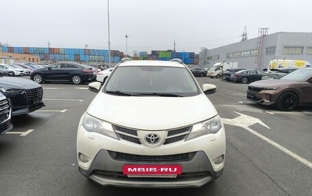 Toyota RAV4, 2014 год, 2 228 000 рублей, 2 фотография