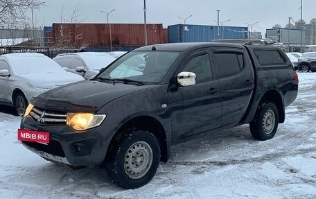 Mitsubishi L200 IV рестайлинг, 2012 год, 1 155 000 рублей, 2 фотография