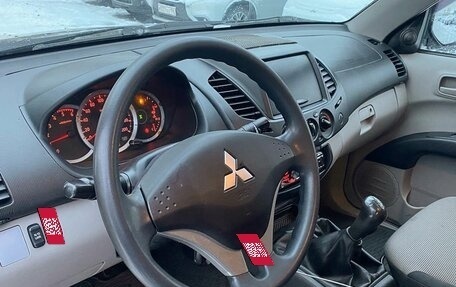 Mitsubishi L200 IV рестайлинг, 2012 год, 1 155 000 рублей, 11 фотография