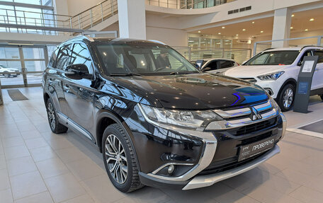 Mitsubishi Outlander III рестайлинг 3, 2015 год, 1 557 000 рублей, 7 фотография