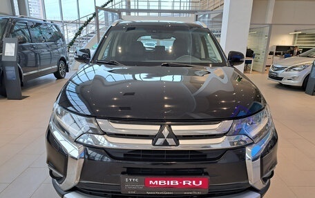 Mitsubishi Outlander III рестайлинг 3, 2015 год, 1 557 000 рублей, 6 фотография