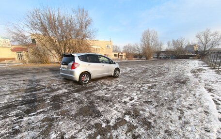 Honda Fit III, 2009 год, 700 000 рублей, 6 фотография