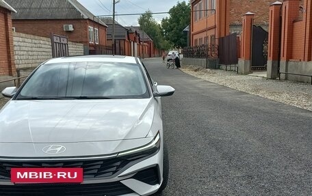 Hyundai Elantra, 2023 год, 2 350 000 рублей, 12 фотография