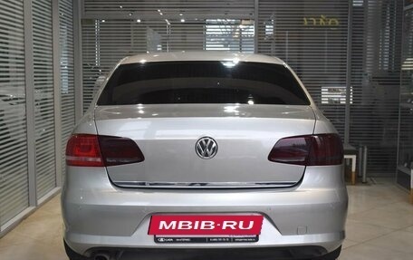 Volkswagen Passat B7, 2013 год, 1 059 000 рублей, 3 фотография