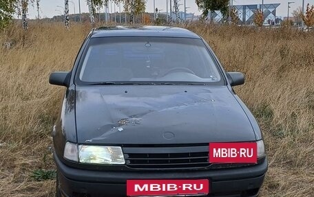 Opel Vectra A, 1993 год, 111 000 рублей, 12 фотография