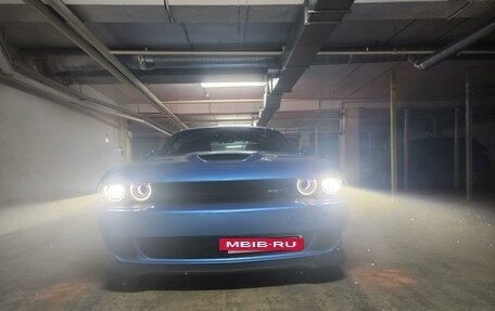 Dodge Challenger III рестайлинг 2, 2018 год, 12 100 000 рублей, 13 фотография