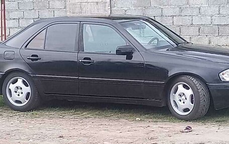 Mercedes-Benz C-Класс, 1993 год, 330 000 рублей, 4 фотография