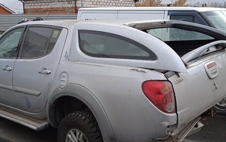 Mitsubishi L200 IV рестайлинг, 2009 год, 500 000 рублей, 8 фотография