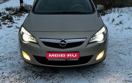 Opel Astra J, 2010 год, 700 000 рублей, 8 фотография