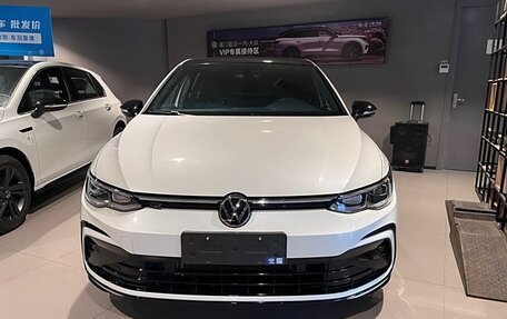 Volkswagen Golf VIII, 2023 год, 2 390 000 рублей, 4 фотография