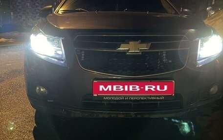 Chevrolet Cruze II, 2009 год, 700 000 рублей, 5 фотография