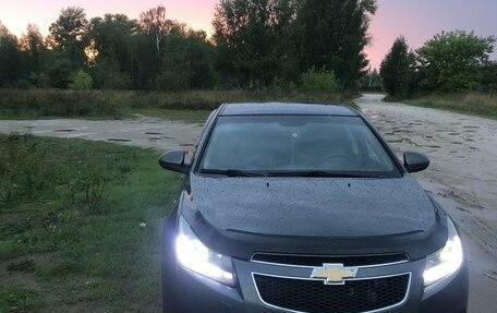 Chevrolet Cruze II, 2009 год, 700 000 рублей, 2 фотография