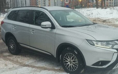 Mitsubishi Outlander III рестайлинг 3, 2022 год, 2 999 000 рублей, 1 фотография