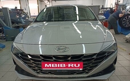 Hyundai Elantra, 2021 год, 2 450 000 рублей, 2 фотография