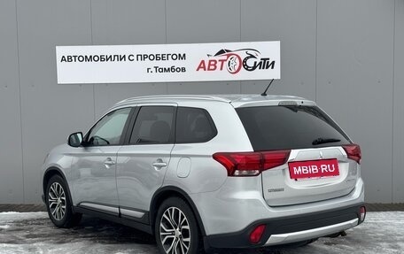 Mitsubishi Outlander III рестайлинг 3, 2015 год, 1 690 000 рублей, 8 фотография