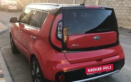 KIA Soul II рестайлинг, 2018 год, 2 000 000 рублей, 2 фотография