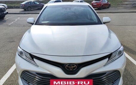 Toyota Camry, 2020 год, 3 360 000 рублей, 2 фотография